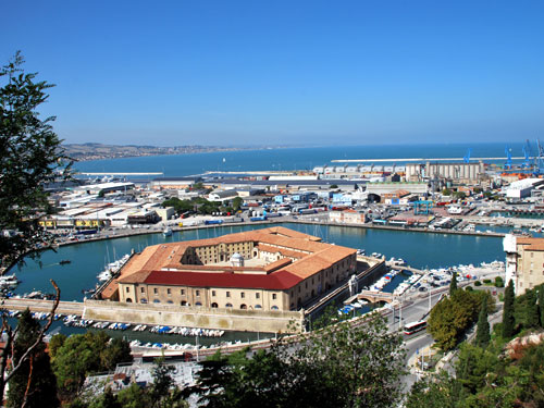 La Mole Vanvitelliana